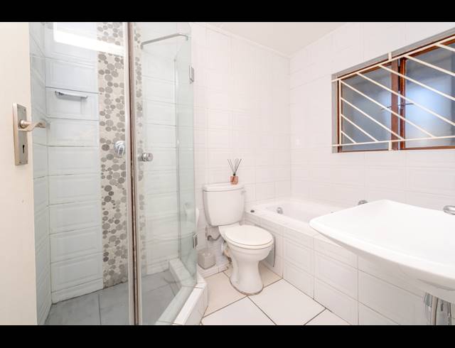 1 BEDROOM APARTMENT FOR SALE IN MORNINGSIDE HILLS
